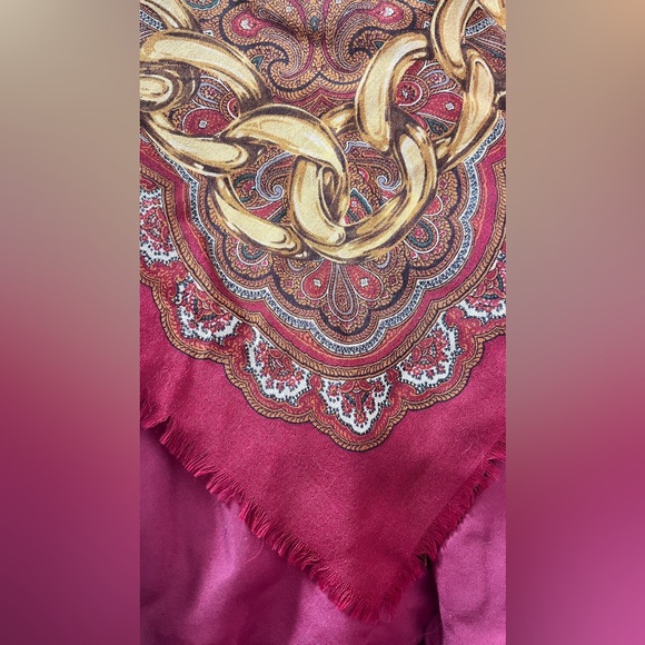 Vintage Chanel Scarf - Paisley & Chain motif - Picture 8 of 12